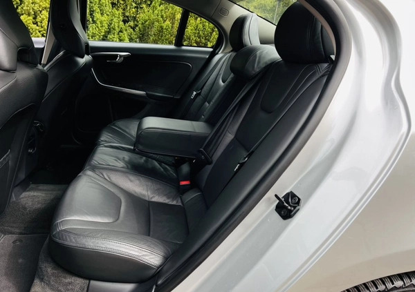 Volvo S60 cena 38900 przebieg: 209000, rok produkcji 2011 z Karlino małe 781